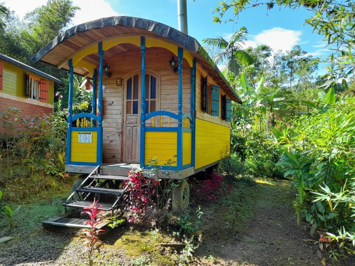Hosteria La Roulotte - Mindo Kültér fotó