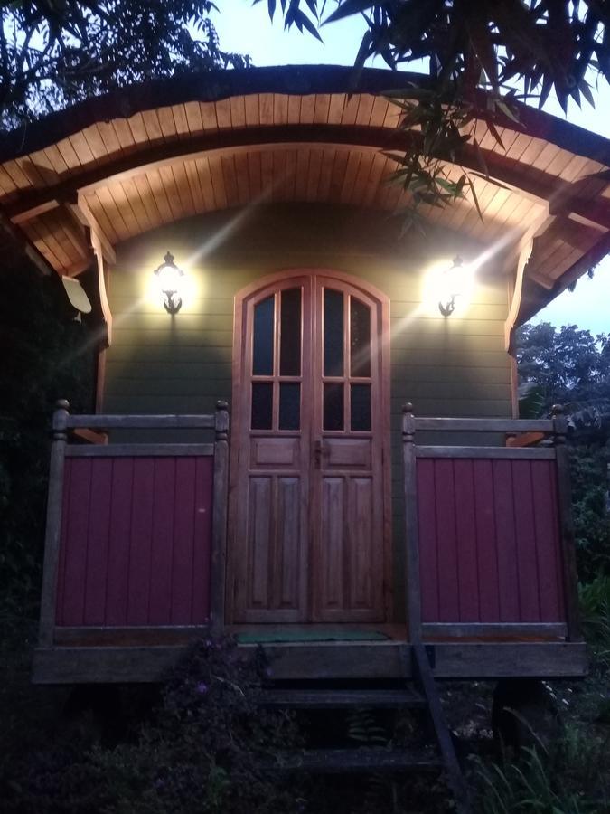 Hosteria La Roulotte - Mindo Kültér fotó